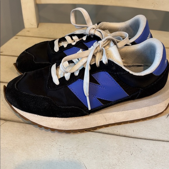 New Balance 237 - Picture 2 of 9